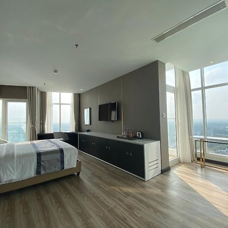 Diamond Stars Ben Tre Hotel Εξωτερικό φωτογραφία A bedroom at the hotel